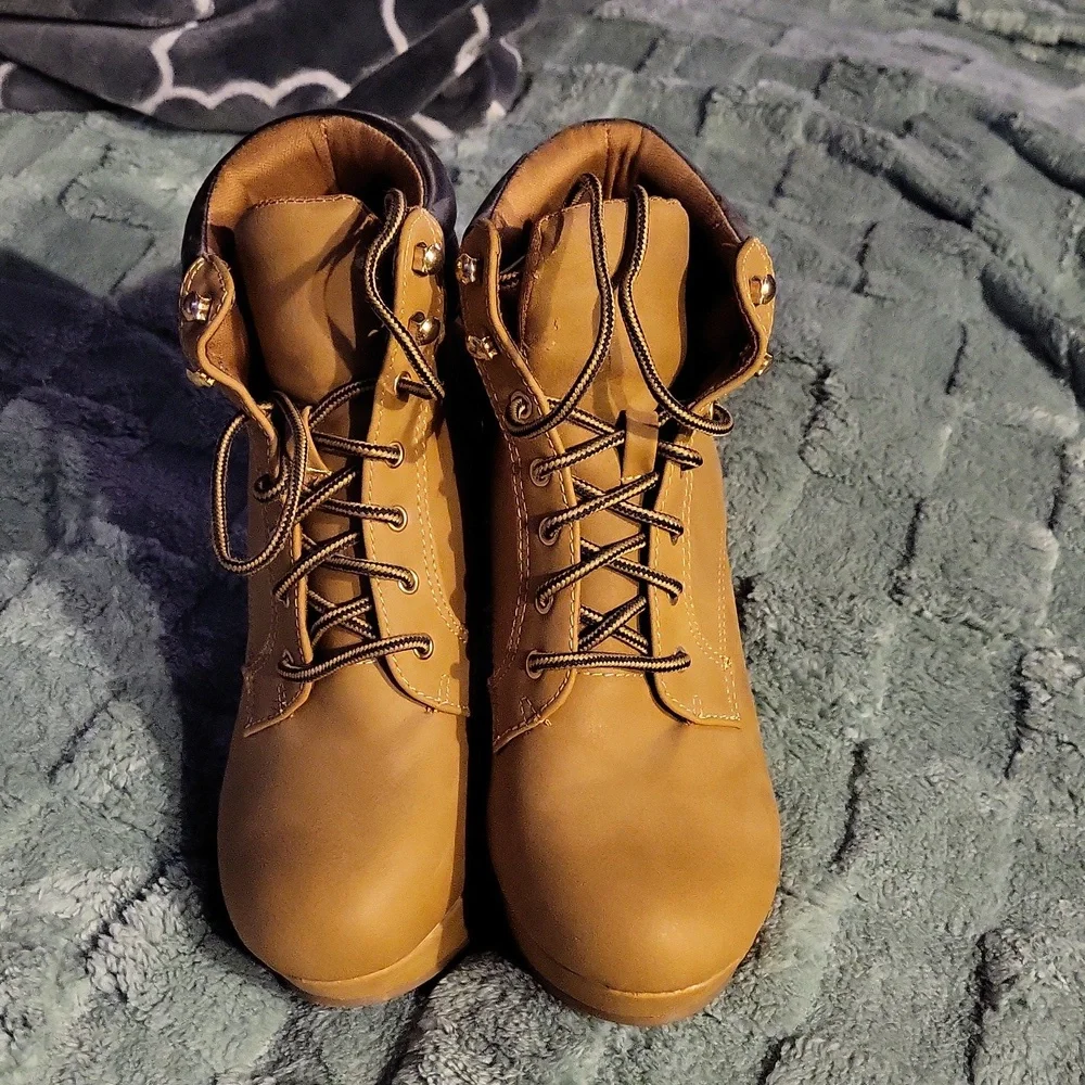 Wedge Fashion Construction boot